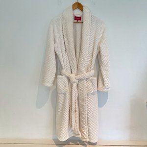Carisma Women White Belted Pockets Cuddly Fuzzy Brushed Fleece Bathrobe Size M